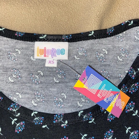 Lularoe Irma shirt - Picture 3 of 8